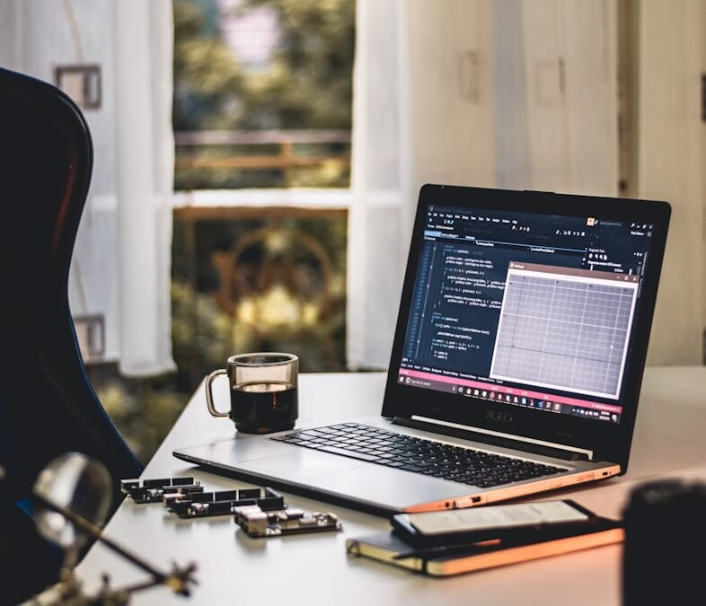 تأثير التكنولوجيا على مكان العمل: كيف تتغير التكنولوجيا